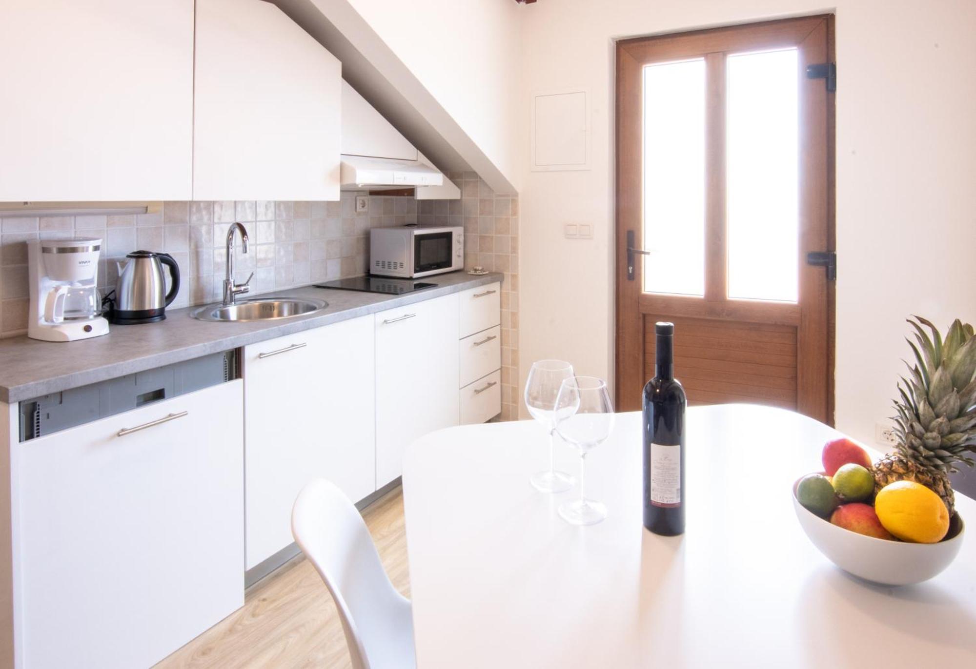 Bed & Breakfast Portun In The Center Baska Voda Ngoại thất bức ảnh